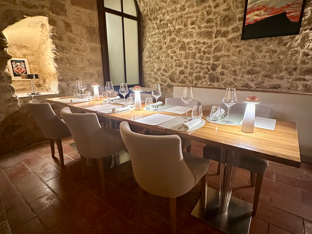 Restaurant LES CAVES HENRI 4 
